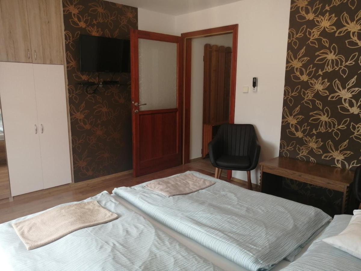 Anita Apartman Buk Ngoại thất bức ảnh