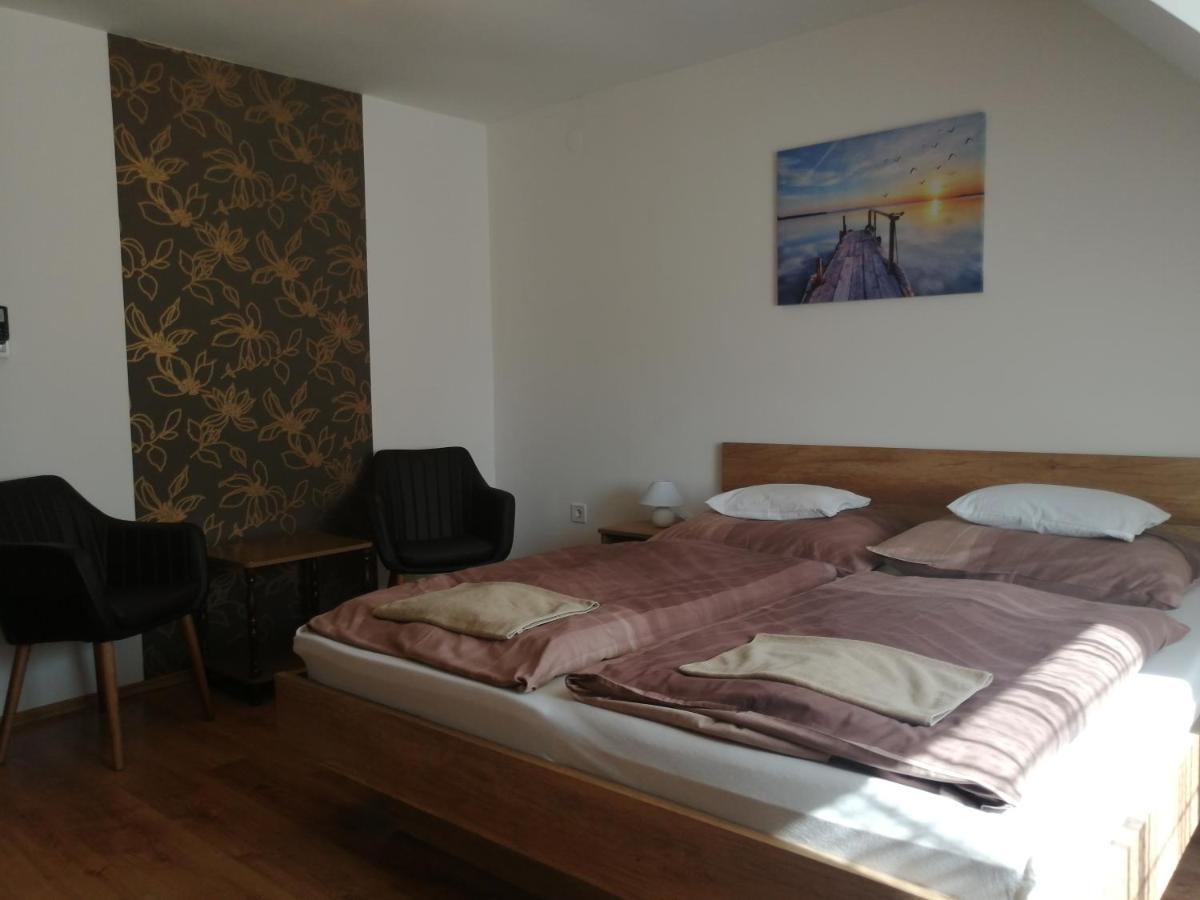 Anita Apartman Buk Ngoại thất bức ảnh