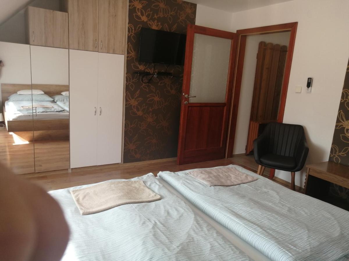 Anita Apartman Buk Ngoại thất bức ảnh