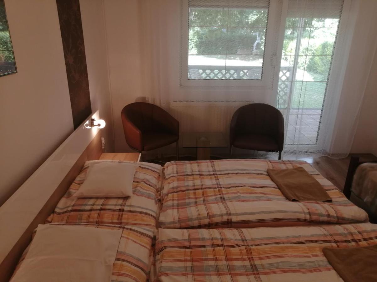 Anita Apartman Buk Ngoại thất bức ảnh